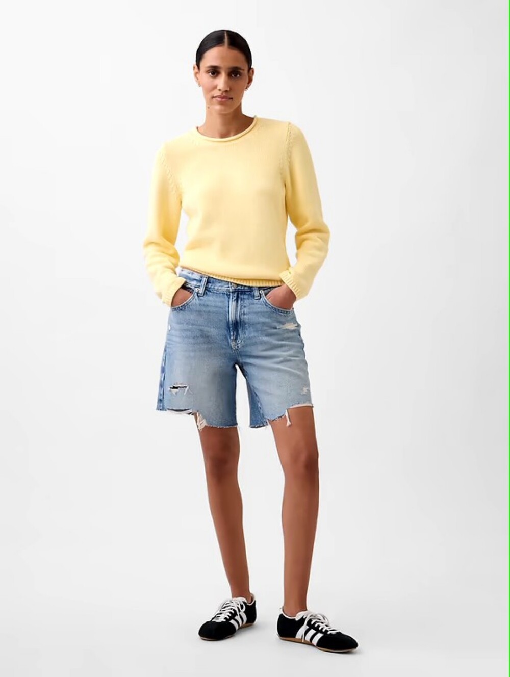 GAP 8" Loose Bermuda Mid Rise Jean Shorts Size 18